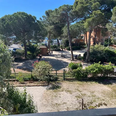 Pour 3 Personnes Pres Lejlighed Hyères