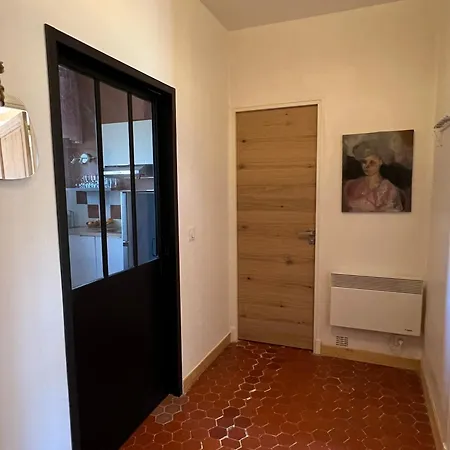 Pour 3 Personnes Pres Lejlighed Hyères