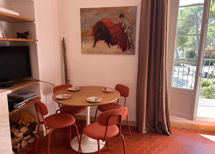 Pour 3 Personnes Pres Daire