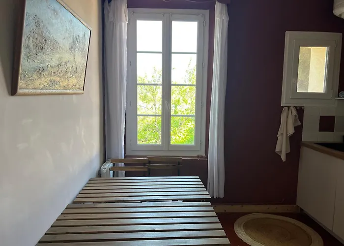 Pour 3 Personnes Pres Lejlighed