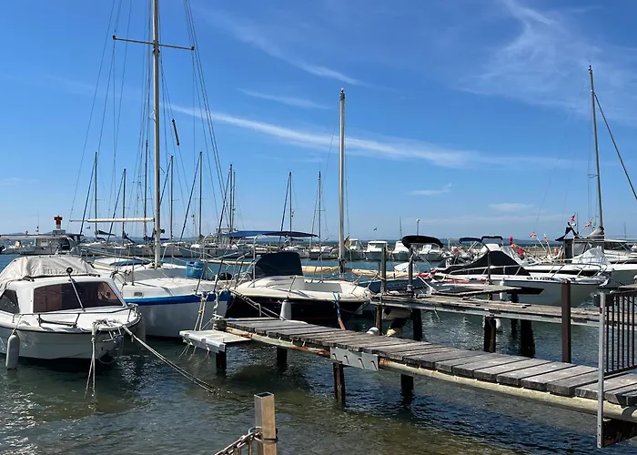 Pour 3 Personnes Pres Daire