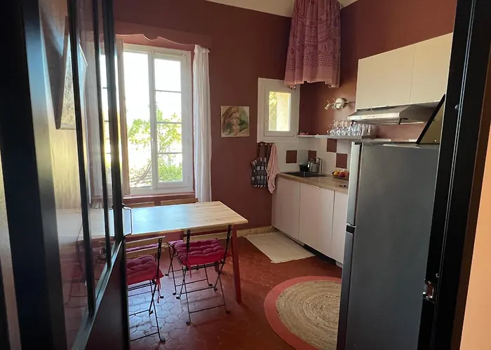 Pour 3 Personnes Pres *