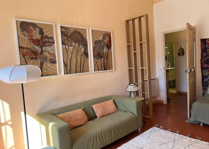 Pour 3 Personnes Pres * Hyères